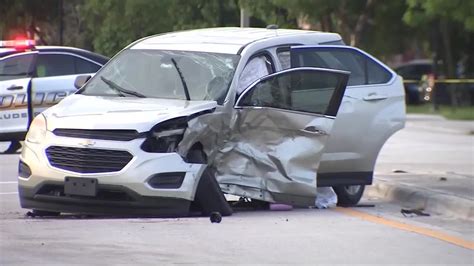 Lauderhill Police officer involved in 2-vehicle crash while responding to disturbance call